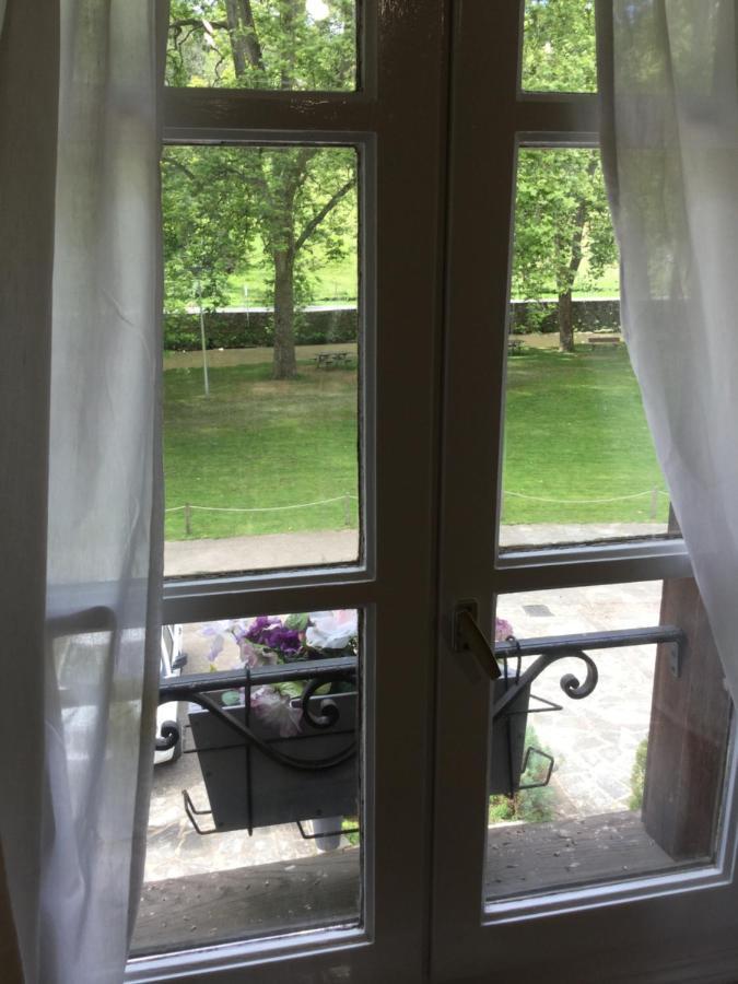 Auberge Henri IV Segur-le-Chateau Exteriör bild